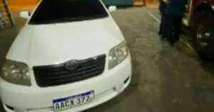 La Nación / Asunción: robaron auto de bombero donde tenía equipos de protección y pide ayuda para recuperarlos