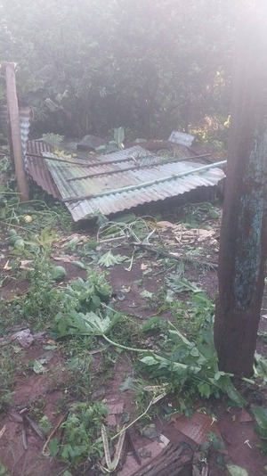 Temporal causa destrozos y deja familias afectadas en Paso Yobái