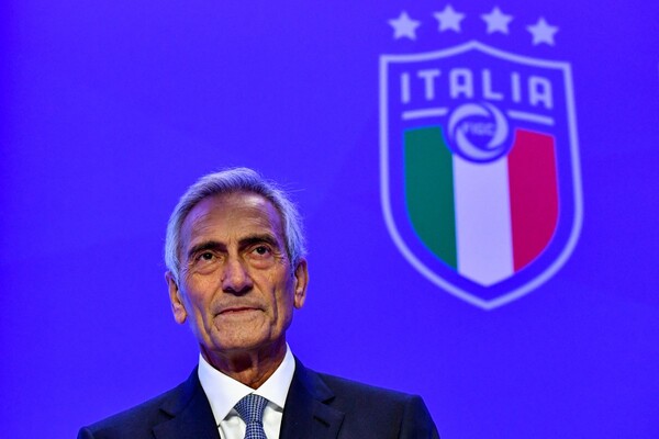 Ministro de Deportes italiano pide la dimisión del patrón del Calcio