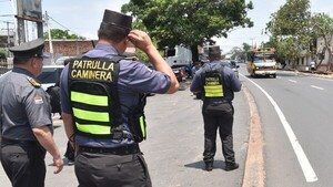 Patrulla Caminera insta a salir con documentos al día en Semana Santa