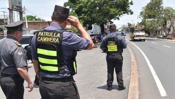 Patrulla Caminera insta a salir con documentos al día en Semana Santa