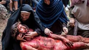 Vía Crucis cargados de realismo y el canto lastimero de estacioneros en Semana Santa