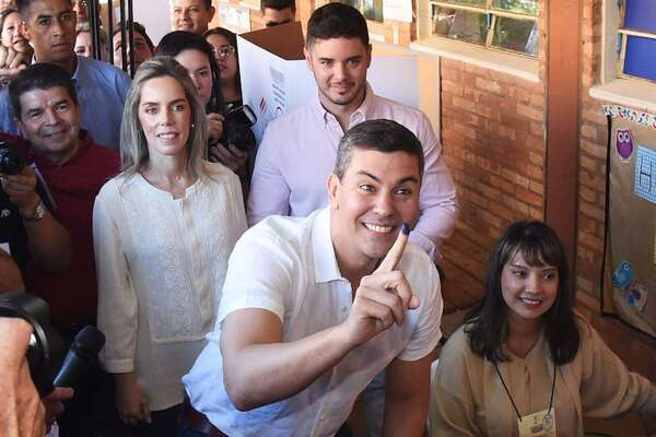 Debate Presidencial Obligatorio: Plantean ley para evitar “arrugadas” como la de Santi - Política - ABC Color