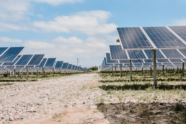 Stellantis pone en marcha un parque solar en Argentina - 5Días