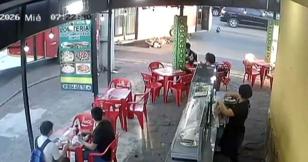 La Nación / Grave accidente en Ñemby: bus pasó por encima de motociclista y quedó mal herido