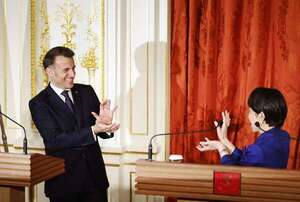 Macron y Takaichi sorprenden con pose de Dragon Ball - Mundo - ABC Color