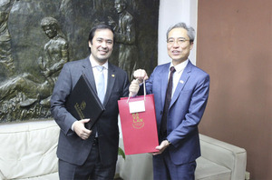 Embajador de China Taiwan visita a titular de comisión de amistad en Diputados