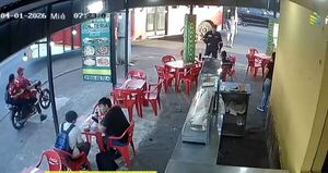 Colectivo arrolla a un motociclista tras grave imprudencia del conductor del biciclo