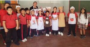 Diario HOY | Con el chipa apo y Vía Crucis, alumnos de Ypané celebran la tradición de Semana Santa