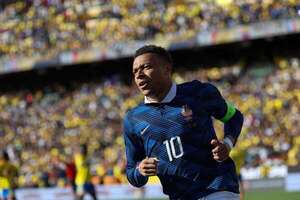 España cede a Francia el primer puesto del ránking FIFA - Fútbol Internacional - ABC Color