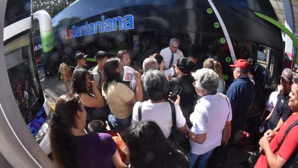 Registran masiva concurrencia de pasajeros en la Estación de Buses este Miércoles Santo