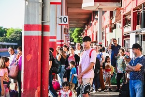 Intenso movimiento de viajeros en la Estación de Buses por Semana Santa - ADN Digital