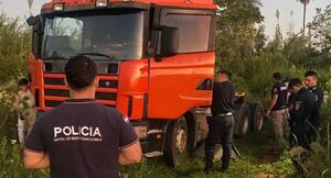 Roban 26.000 kilos de carne de un camión y abandona al chofer en una cuneta