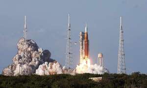 Video: despega la histórica misión Artemis II, que regresará al ser humano a la Luna tras 50 años - Ciencia - ABC Color