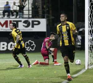 Rubio Ñu 0-Guaranó 2: Flechazos al Laureado - Fútbol - ABC Color