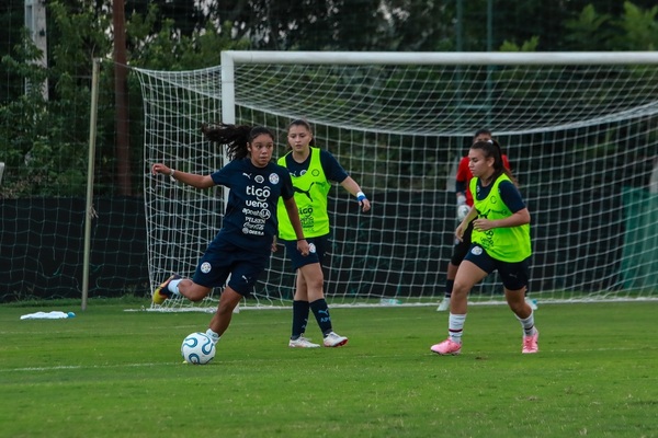 Miércoles a puro fútbol en el CARFEM