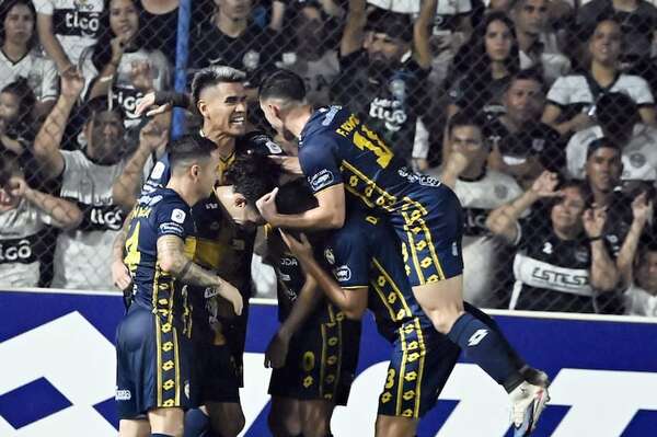Trinidense da el golpe y deja sin invicto el torneo, venciendo al líder Olimpia - Fútbol - ABC Color