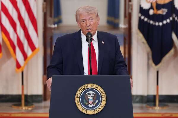 Trump dice que los objetivos de EE.UU. contra Irán están “casi cumplidos” - Mundo - ABC Color