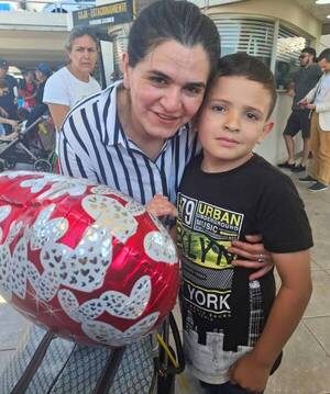 Rumbeó a España por laburo, volvió y vio a su hijo “grande”