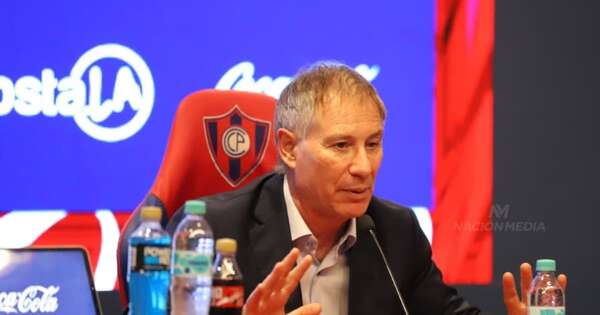 La Nación / Ariel Holan es el 19.º DT argentino