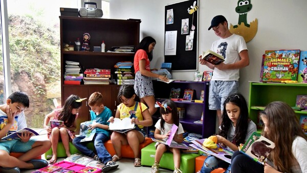 Leer en tiempos de pantallas: El libro físico como un refugio