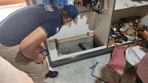 Incautan armas de guerra, drogas y vehículos en allanamiento en Capitán Bado