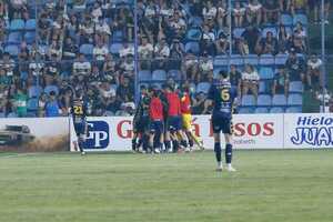 El Triqui tumbó el expreso Decano y deja sin invicto el campeonato - trece