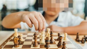 Profe de ajedrez abusó de tres alumnitas y ligó 12 años de cárcel