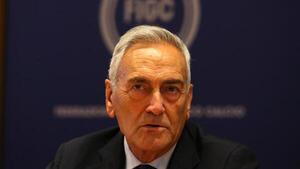 Presidente de la Federación italiana de fútbol dimite tras el desastre