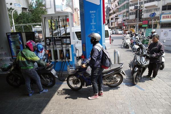Crisis energética en Asia: obligan a usar bicicletas, menos aire acondicionado y ascensor