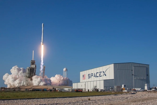SpaceX prepara IPO con valoración de hasta 1,75 billones de dólares - 5Días