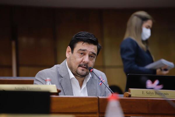 Senador culpa al desbloqueo de listas por la llegada de "impresentables":