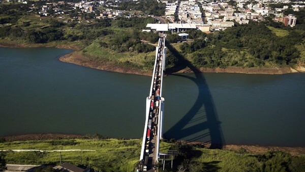 Ajustan operaciones aduaneras en Puente de la Amistad por Semana Santa