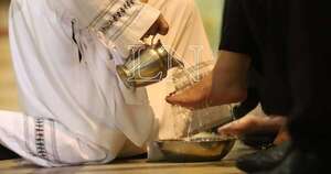 La Nación / Cardenal Martínez llama a vivir la fe desde el servicio y la humildad en Jueves Santo