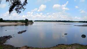 Desaparece hombre en aguas del río Tebicuary durante la madrugada del Viernes Santo - Policiales - ABC Color