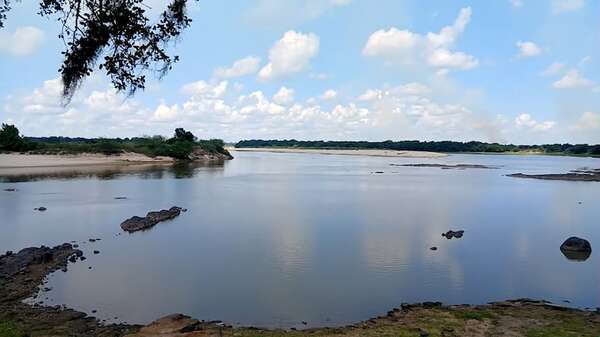 Desaparece hombre en aguas del río Tebicuary durante la madrugada del Viernes Santo - Policiales - ABC Color