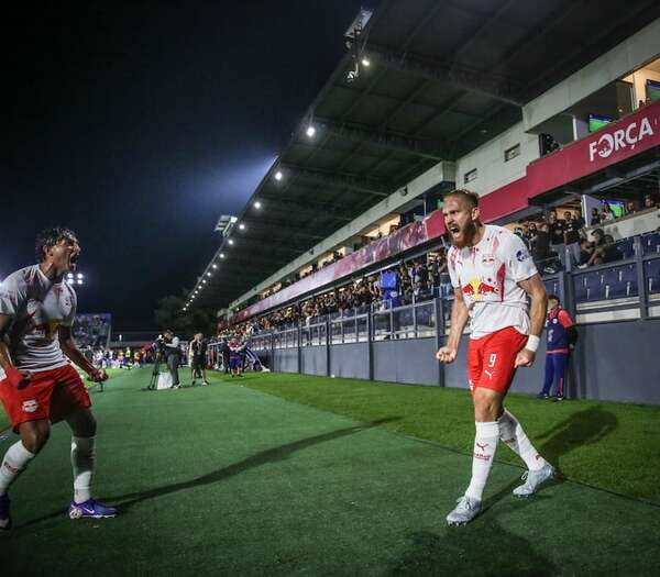 Isidro Pitta anota en la goleada del Bragantino sobre Flamengo - Fútbol de Intermedia - ABC Color