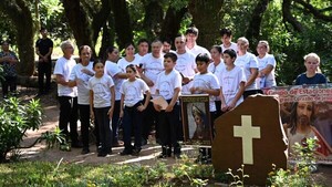 Estacioneros rinden un emotivo homenaje a Koki Ruiz en Tañarandy