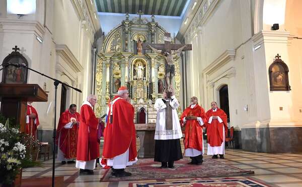 Viernes Santo: “Cristo agoniza hoy en los hospitales”, reclama la Iglesia - Nacionales - ABC Color
