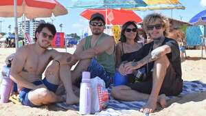 Encarnación: turistas colmaron la playa San José este caluroso Viernes Santo - Viajes - ABC Color