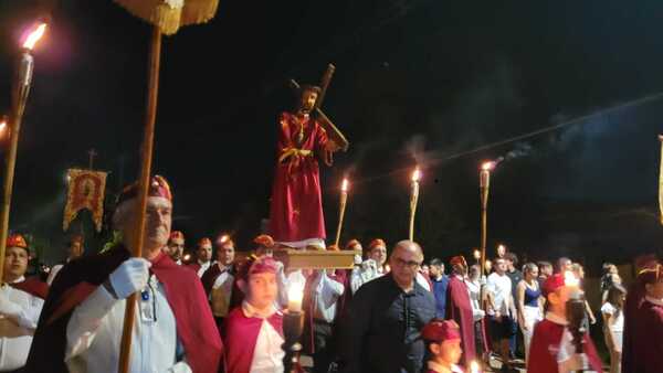 Multitudinaria participación en el Vía Crucis Mayor de Hernandarias