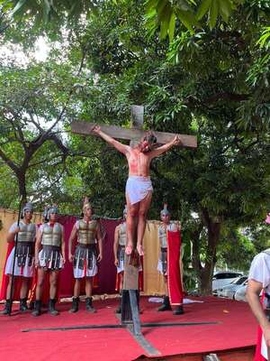 Video: así se vivió la Pasión de Cristo en la Iglesia Domingo Savio de Fernando de la Mora - Nacionales - ABC Color