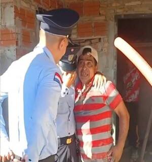 [VIDEO] El video que emocionó al rollo: Entraron al colegio de policía y sorprendieron a su papá