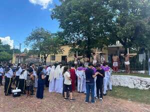 Ñemby: Jóvenes y estacioneros en un conmovedor  Vía Crucis viviente - Nacionales - ABC Color