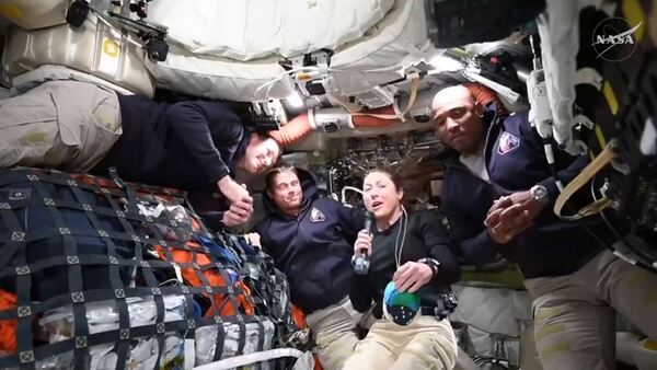 58 tortillas, cinco salsas picantes y un baño: La vida en la nave Orión de la misión Artemis II