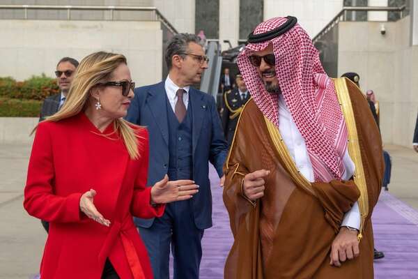 Preocupación por cierre de Ormuz: Meloni concluye su gira por el Golfo  - Mundo - ABC Color