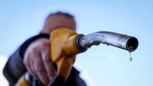 El precio de la gasolina en EEUU sigue al alza y se sitúa en USD 4,10 por galón