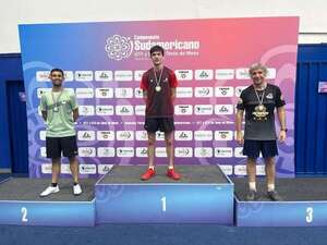 Axel Bertolo y Manuel Alfonso,  campeones del torneo por Niveles del tenis de mesa - Polideportivo - ABC Color