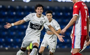 Olimpia gana, gusta, golea y se mantiene en la punta antes del debut copero