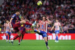 Barça gana al Atlético y se distancia en 7 puntos del Real  Madrid  - Fútbol Internacional - ABC Color